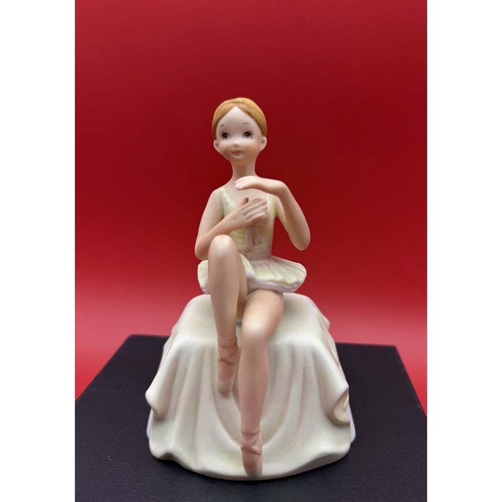 Vintage Lefton Porcelain Ballerina Music Box Plays Swan Lake